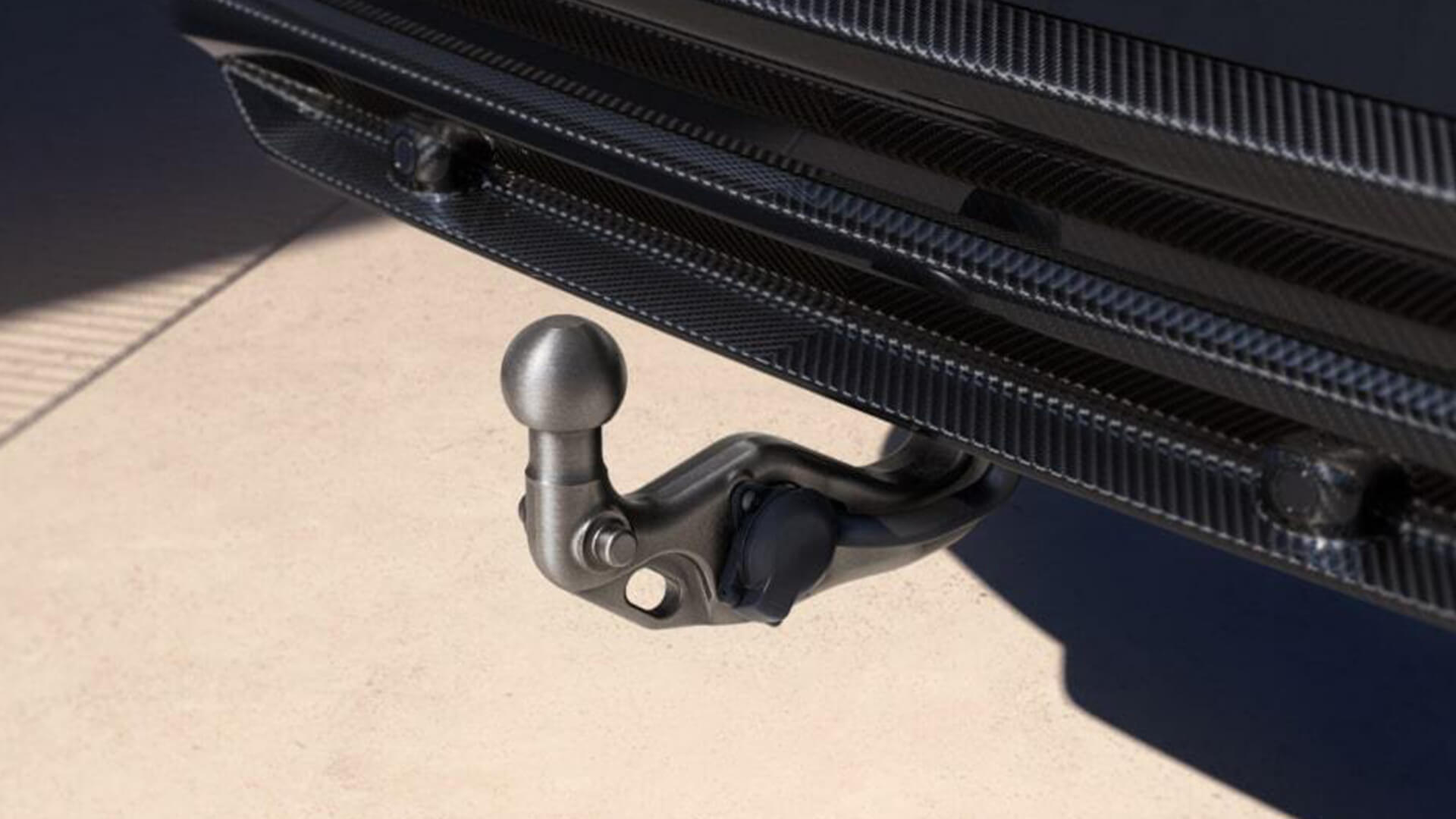 LOTUS ELETRE remorquage